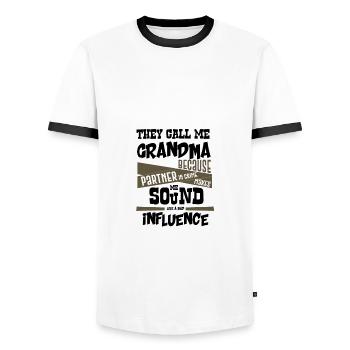 Grand-mère Cadeaux Partenaire dans le crime Mauvaise influence - T-shirt contrasté Homme - blanc/noir - Devant - AI Model Female 172 light (172cm) & AI Model Male 178 dark (178cm)
