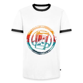 Tragbarer Kassettenspieler Retro - Männer Kontrast-T-Shirt - Weiß/Schwarz - Vorne - AI Model Female 172 light (172cm) & AI Model Male 178 dark (178cm)