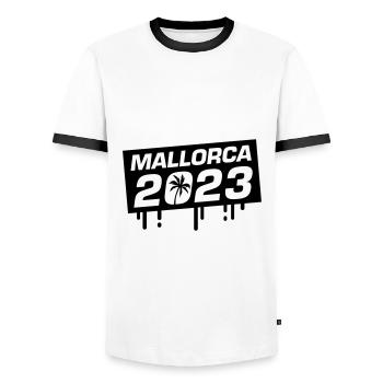 Mallorca 2023 - Männer Kontrast-T-Shirt - Weiß/Schwarz - Vorne - AI Model Female 172 light (172cm) & AI Model Male 178 dark (178cm)