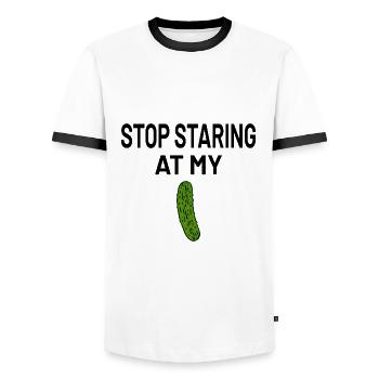 Männer Gurke Lustig Stop Staring At My Pickle - Männer Kontrast-T-Shirt - Weiß/Schwarz - Vorne - AI Model Female 172 light (172cm) & AI Model Male 178 dark (178cm)