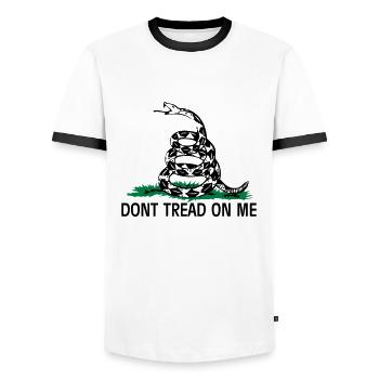 Gadsden Flag - Männer Kontrast-T-Shirt - Weiß/Schwarz - Vorne - AI Model Female 172 light (172cm) & AI Model Male 178 dark (178cm)