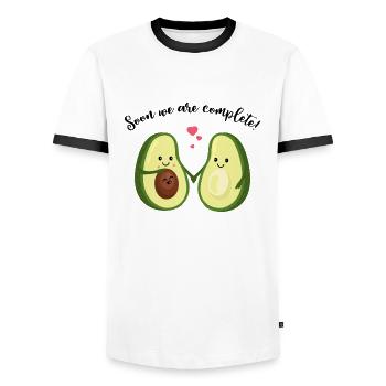Soon we are complete! Avocado - Schwangerschaft - Männer Kontrast-T-Shirt - Weiß/Schwarz - Vorne - AI Model Female 172 light (172cm) & AI Model Male 178 dark (178cm)