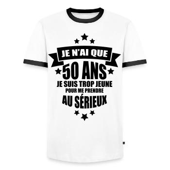 je n'ai que 50 ans je suis trop jeune - T-shirt contrasté Homme - blanc/noir - Devant - AI Model Female 172 light (172cm) & AI Model Male 178 dark (178cm)