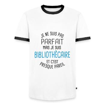 Pas parfait mais bibliothècaire - T-shirt contrasté Homme - blanc/noir - Devant - AI Model Female 172 light (172cm) & AI Model Male 178 dark (178cm)