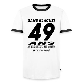 49 ans que vous supportez mes conneries - T-shirt contrasté Homme - blanc/noir - Devant - AI Model Female 172 light (172cm) & AI Model Male 178 dark (178cm)