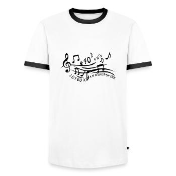 40 Jahre Jubiläum Partitur - Männer Kontrast-T-Shirt - Weiß/Schwarz - Vorne - AI Model Female 172 light (172cm) & AI Model Male 178 dark (178cm)