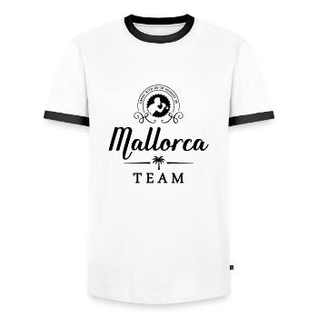 mallorca team drink with us - Männer Kontrast-T-Shirt - Weiß/Schwarz - Vorne - AI Model Female 172 light (172cm) & AI Model Male 178 dark (178cm)