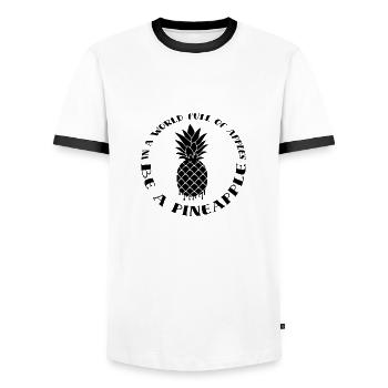 Dans un monde plein de pommes, soyez un ananas - T-shirt contrasté Homme - blanc/noir - Devant - AI Model Female 172 light (172cm) & AI Model Male 178 dark (178cm)