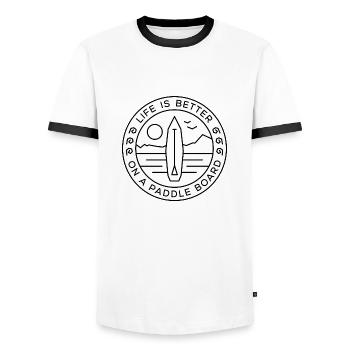 La vie est meilleure sur un Paddleboard - noir et blanc - T-shirt contrasté Homme - blanc/noir - Devant - AI Model Female 172 light (172cm) & AI Model Male 178 dark (178cm)