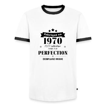 fabriqué en 1970 - T-shirt contrasté Homme - blanc/noir - Devant - AI Model Female 172 light (172cm) & AI Model Male 178 dark (178cm)