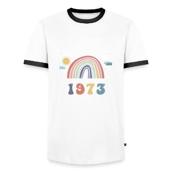 Die Welt seit 1973 zu einem besseren Ort machen, 50. - Männer Kontrast-T-Shirt - Weiß/Schwarz - Vorne - AI Model Female 172 light (172cm) & AI Model Male 178 dark (178cm)