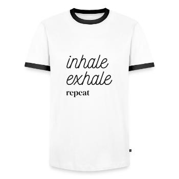 Inhale Exhale Repeat - T-shirt contrasté Homme - blanc/noir - Devant - AI Model Female 172 light (172cm) & AI Model Male 178 dark (178cm)