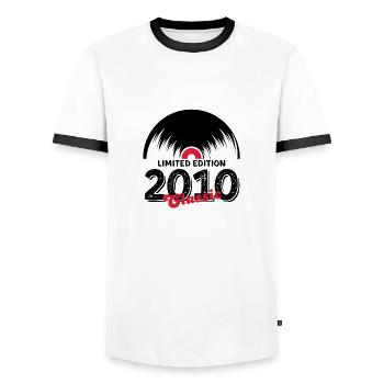 Limitierte Auflage 2010 Classic Vinyl - Männer Kontrast-T-Shirt - Weiß/Schwarz - Vorne - AI Model Female 172 light (172cm) & AI Model Male 178 dark (178cm)