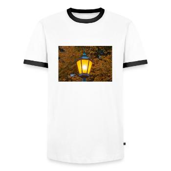 Alte Straßenlaterne - Männer Kontrast-T-Shirt - Weiß/Schwarz - Vorne - AI Model Female 172 light (172cm) & AI Model Male 178 dark (178cm)