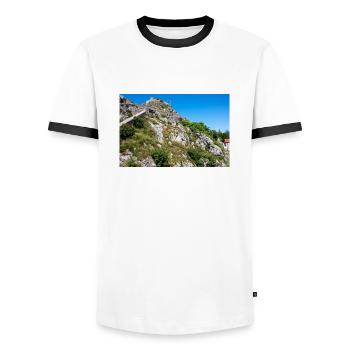 Festung Knin (Kninska tvrđava) Kroatien - Männer Kontrast-T-Shirt - Weiß/Schwarz - Vorne - AI Model Female 172 light (172cm) & AI Model Male 178 dark (178cm)