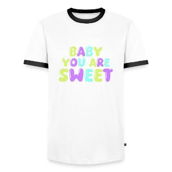 tu es gentil bébé - T-shirt contrasté Homme - blanc/noir - Devant - AI Model Female 172 light (172cm) & AI Model Male 178 dark (178cm)