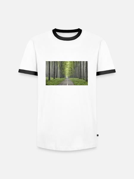 Strasse im Wald - Männer Kontrast-T-Shirt - Weiß/Schwarz