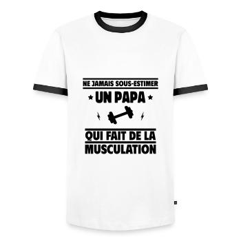 Ne jamais sous-estimer un papa bodybuilder - T-shirt contrasté Homme - blanc/noir - Devant - AI Model Female 172 light (172cm) & AI Model Male 178 dark (178cm)
