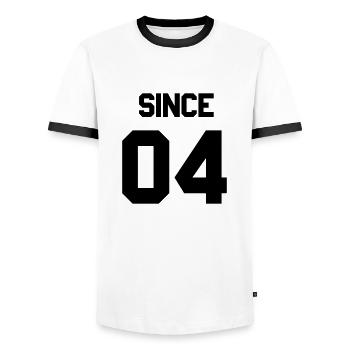 Together since 2004 Paarshirt - Männer Kontrast-T-Shirt - Weiß/Schwarz - Vorne - AI Model Female 172 light (172cm) & AI Model Male 178 dark (178cm)