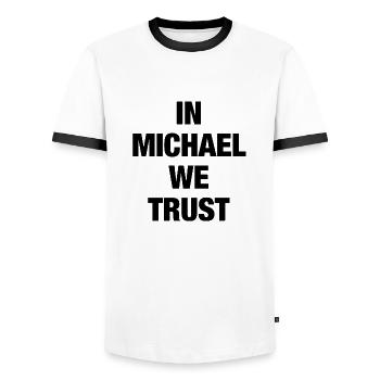In Michael We Trust - Männer Kontrast-T-Shirt - Weiß/Schwarz - Vorne - AI Model Female 172 light (172cm) & AI Model Male 178 dark (178cm)