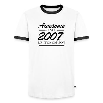 2007 - Jahrgang 2007 - Fantastisch seit 2007 - Männer Kontrast-T-Shirt - Weiß/Schwarz - Vorne - AI Model Female 172 light (172cm) & AI Model Male 178 dark (178cm)