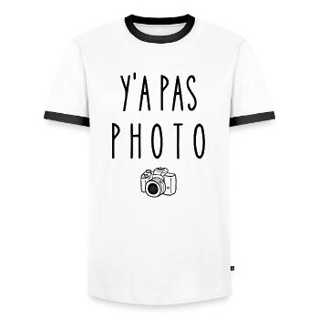 y a pas photo - T-shirt contrasté Homme - blanc/noir - Devant - AI Model Female 172 light (172cm) & AI Model Male 178 dark (178cm)