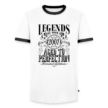 Jahrgang geboren in einem Monat des Jahres 2007 Geburtstag - Männer Kontrast-T-Shirt - Weiß/Schwarz - Vorne - AI Model Female 172 light (172cm) & AI Model Male 178 dark (178cm)