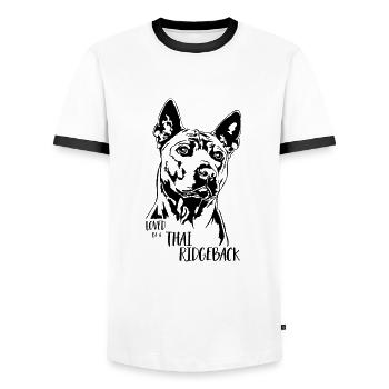 Loved by a Thai Ridgeback Hunde Hund Wilsigns - Männer Kontrast-T-Shirt - Weiß/Schwarz - Vorne - AI Model Female 172 light (172cm) & AI Model Male 178 dark (178cm)