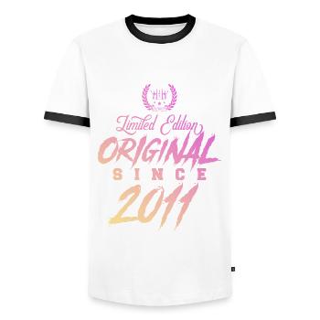 2011 limited edition original - Männer Kontrast-T-Shirt - Weiß/Schwarz - Vorne - AI Model Female 172 light (172cm) & AI Model Male 178 dark (178cm)