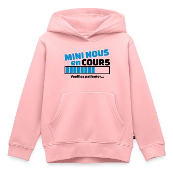mini nous en cours - Sweat Premium à capuche enfant bio - rose - Devant - AI Model Kid Female (0cm)