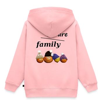 Nous sommes famille - Sweat Premium à capuche enfant bio - rose - Dos - AI Model Kid Female (0cm)