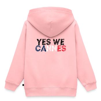 Yes We Cannes Geschenkidee Frankreich französisch - Kinder Premium Organic Hoodie - Rosa - Hinten - AI Model Kid Female (0cm)