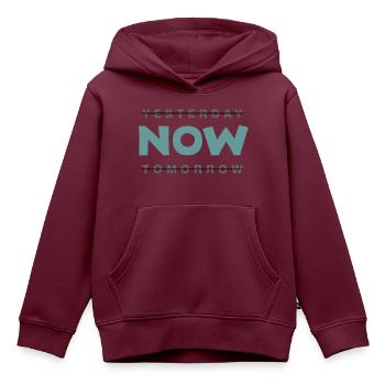 Now - nicht gestern und nicht morgen - Kinder Premium Organic Hoodie - Burgunderrot - Vorne - AI Model Kid Female (0cm)
