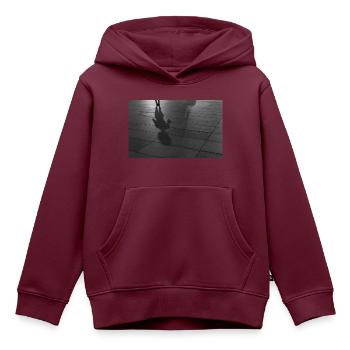 Tanzender Schatten - Kinder Premium Organic Hoodie - Burgunderrot - Vorne - AI Model Kid Female (0cm)