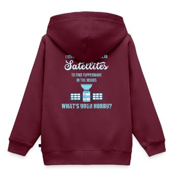 Geocaching - Kinder Premium Organic Hoodie - Burgunderrot - Hinten - AI Model Kid Female (0cm)