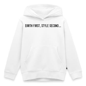 Erst die Erde, dann der zweite Stil... - Kinder Premium Organic Hoodie - Weiß - Vorne - AI Model Kid Female (0cm)