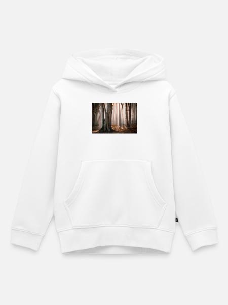 Waldlicht: Sonnenstrahlen im Nebelwald - Kinder Premium Organic Hoodie - Weiß