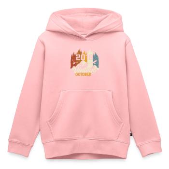 Né Octobre 2018 - Anniversaire Octobre 2018 - Sweat Premium à capuche enfant bio - rose - Devant - AI Model Kid Female (0cm)
