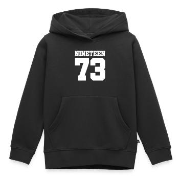 Anniversaire Année Dix-neuf Cadeau 1973 73 - Sweat Premium à capuche enfant bio - noir - Devant - AI Model Kid Male (0cm)