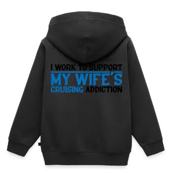 Je travaille pour soutenir la dépendance à la croisière de ma femme 4 - Sweat Premium à capuche enfant bio - noir - Dos - AI Model Kid Male (0cm)
