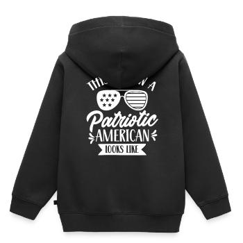 So Sieht Ein Patriotischer Amerikaner Aus USA - Kinder Premium Organic Hoodie - Schwarz - Hinten - AI Model Kid Male (0cm)