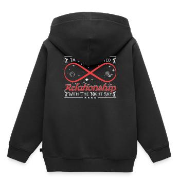 Ich bin in einer Beziehung mit dem Nachthimmel. - Kinder Premium Organic Hoodie - Schwarz - Hinten - AI Model Kid Male (0cm)