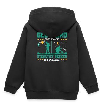 Géo-nerd le jour, chercheur furtif la nuit. - Sweat Premium à capuche enfant bio - noir - Dos - AI Model Kid Male (0cm)