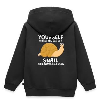 Always Be Yourself Snail Schnecken - Kinder Premium Organic Hoodie - Schwarz - Hinten - AI Model Kid Male (0cm)