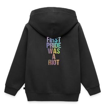 La première fierté était un 50e anniversaire du défilé anti-émeute - Sweat Premium à capuche enfant bio - noir - Dos - AI Model Kid Male (0cm)