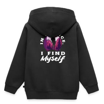 In Silence I Find Myself Hiking - Kinder Premium Organic Hoodie - Schwarz - Hinten - AI Model Kid Male (0cm)