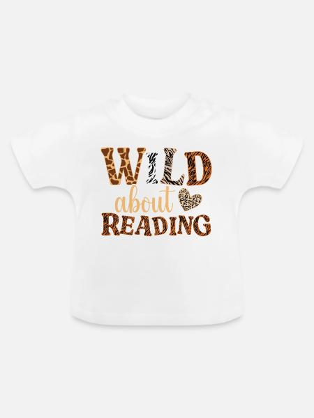 WILD über Lesen: Tiermuster Buchstaben - Baby Bio-T-Shirt mit Rundhals - Weiß