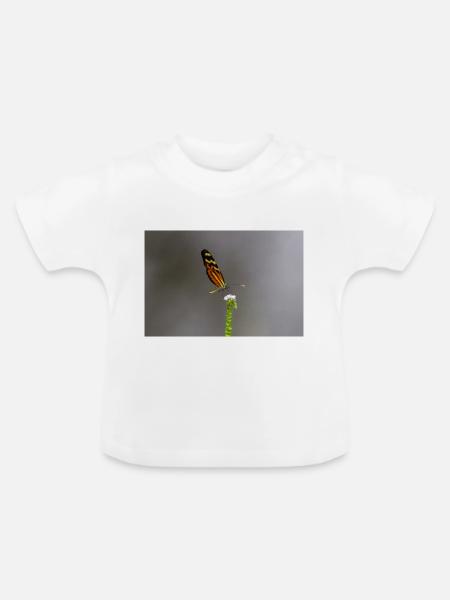 Der Schmetterling auf der Blume - Baby Bio-T-Shirt mit Rundhals - Weiß