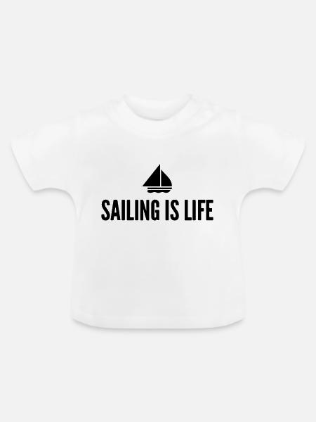 sailing is life - Baby Bio-T-Shirt mit Rundhals - Weiß