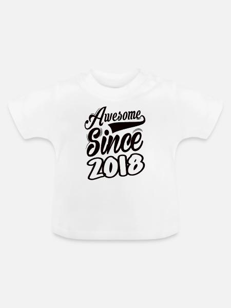 Awesome Since 2018 - Baby Bio-T-Shirt mit Rundhals - Weiß